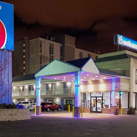 Motel 6 Elizabeth Nj Newark Liberty Intl Airport Exterior photo