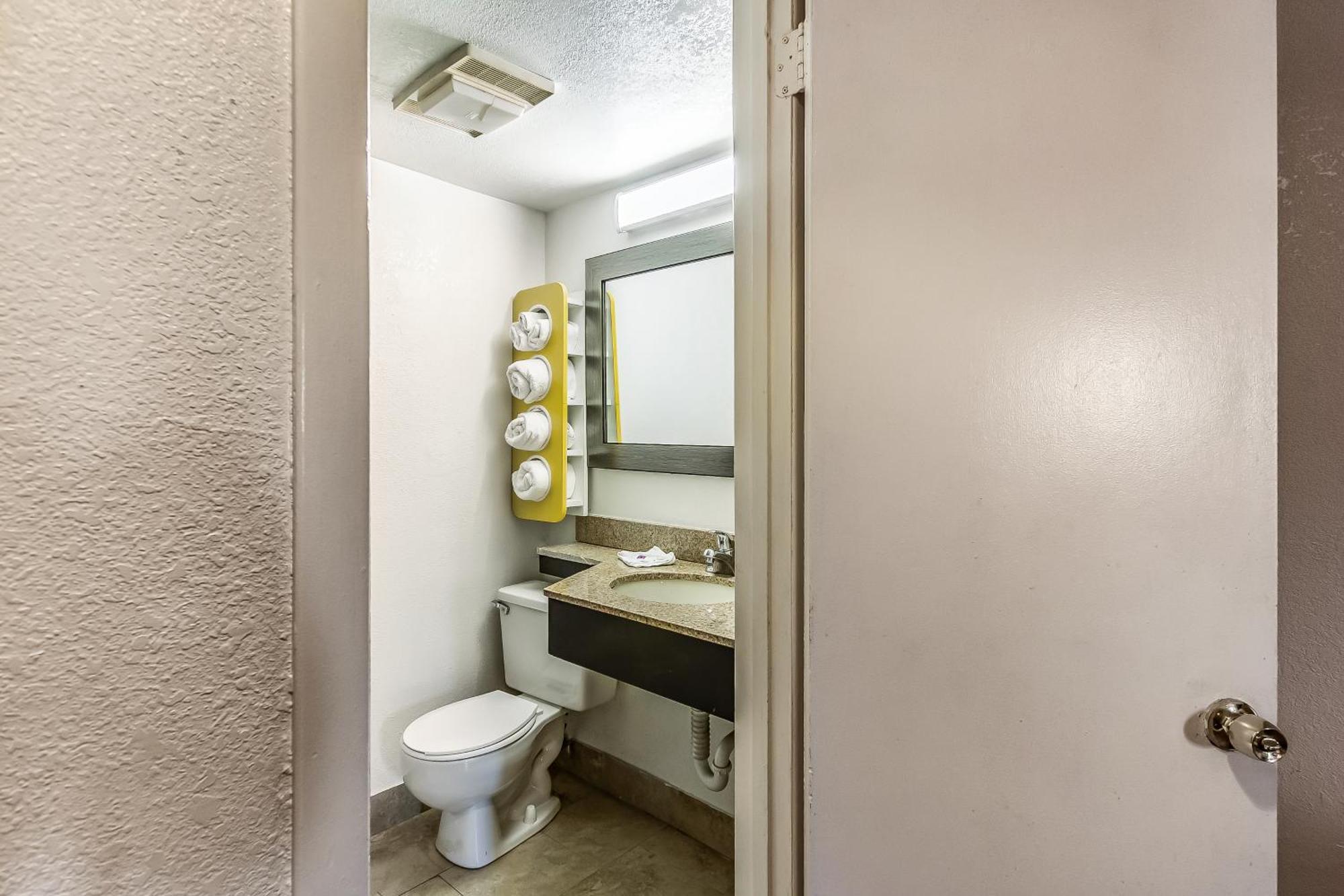 Motel 6 Elizabeth Nj Newark Liberty Intl Airport Exterior photo