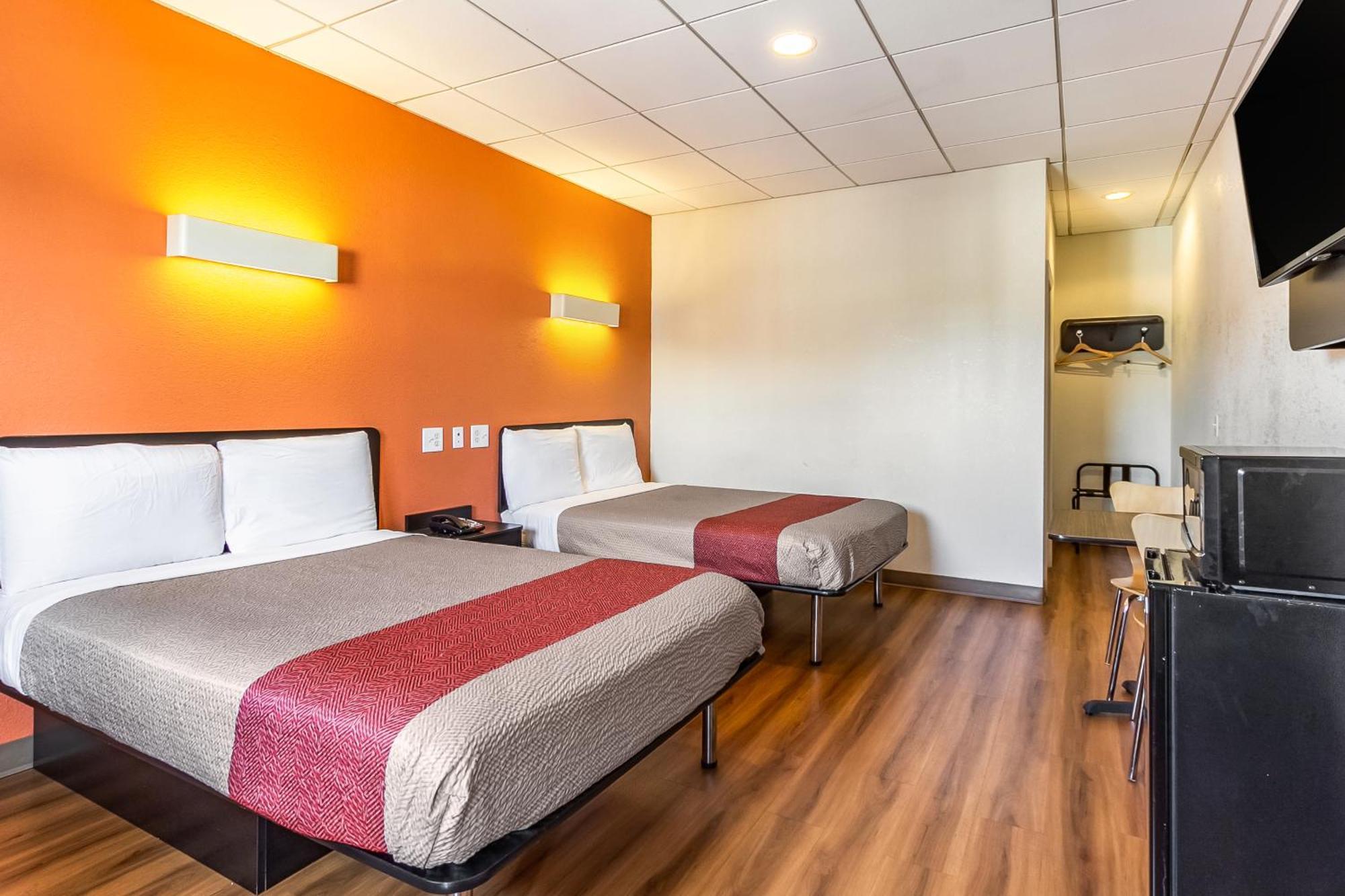 Motel 6 Elizabeth Nj Newark Liberty Intl Airport Exterior photo