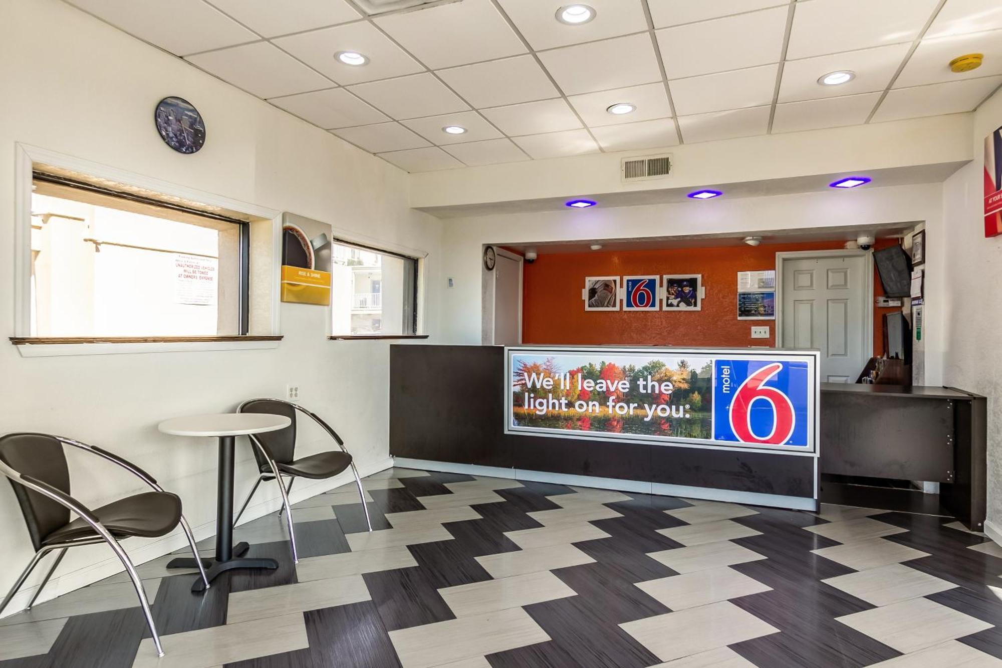 Motel 6 Elizabeth Nj Newark Liberty Intl Airport Exterior photo